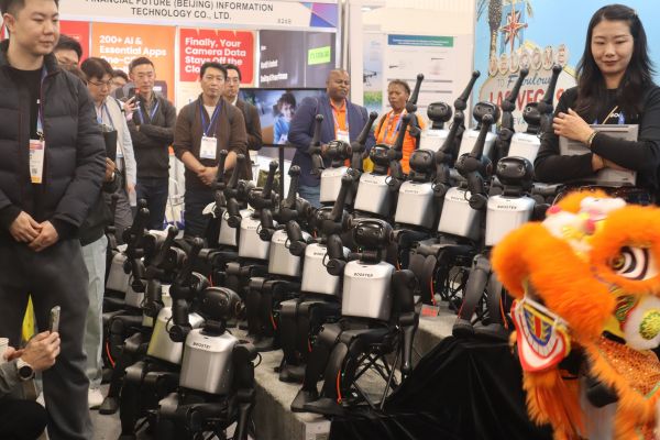 CESで展示された人型ロボット
