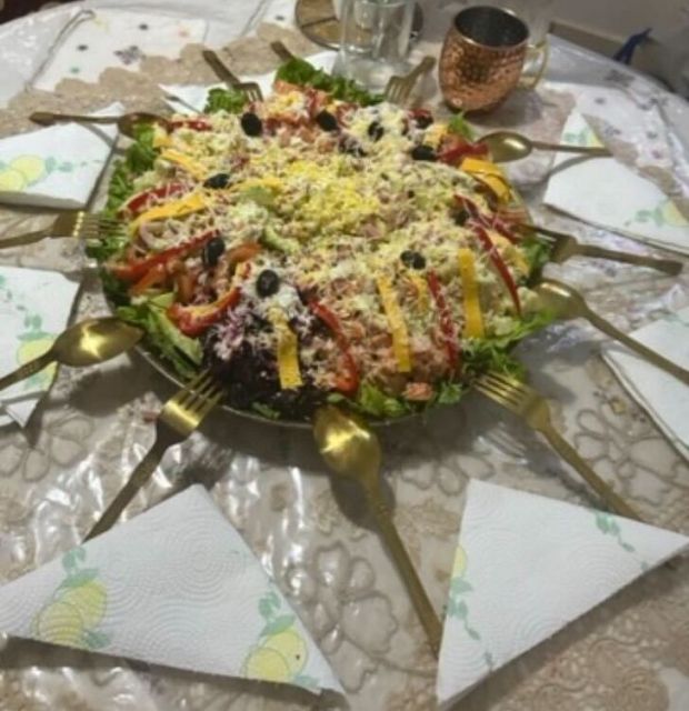 一つの大皿からみんなで食べる